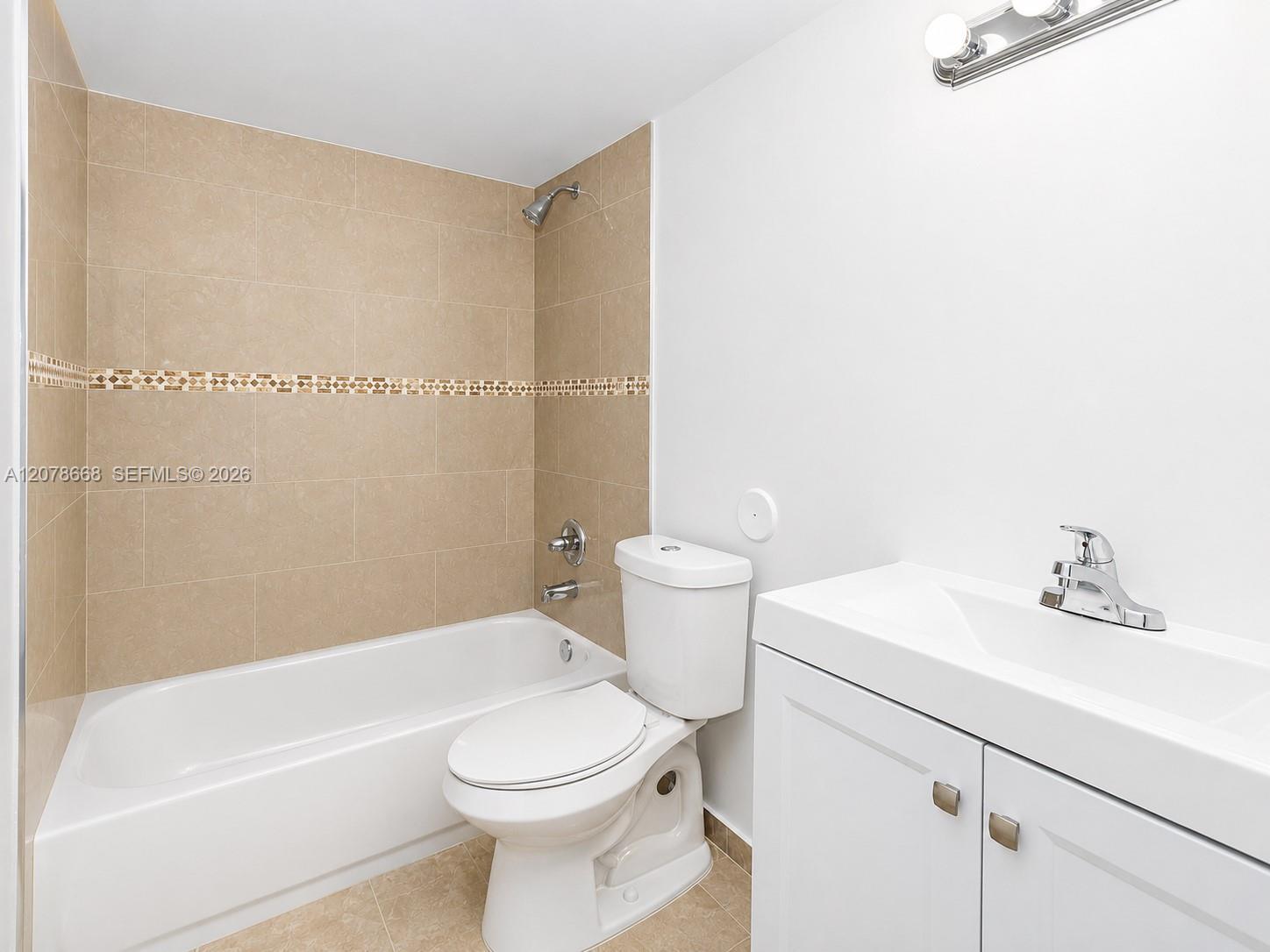 486 NW 165th St Rd # 301, Miami FL 33169 photo 4