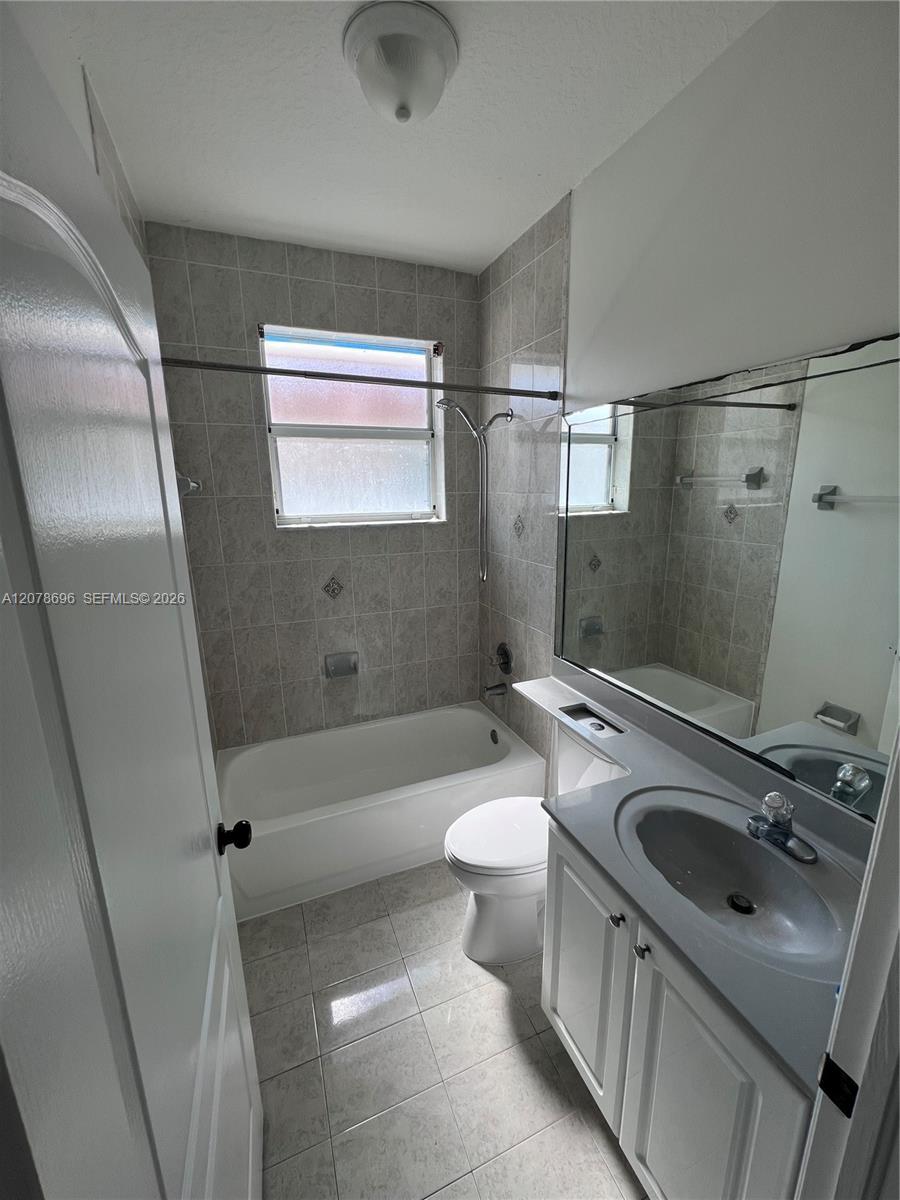 16147 SW 66th Ter, Miami FL 33193 photo 5