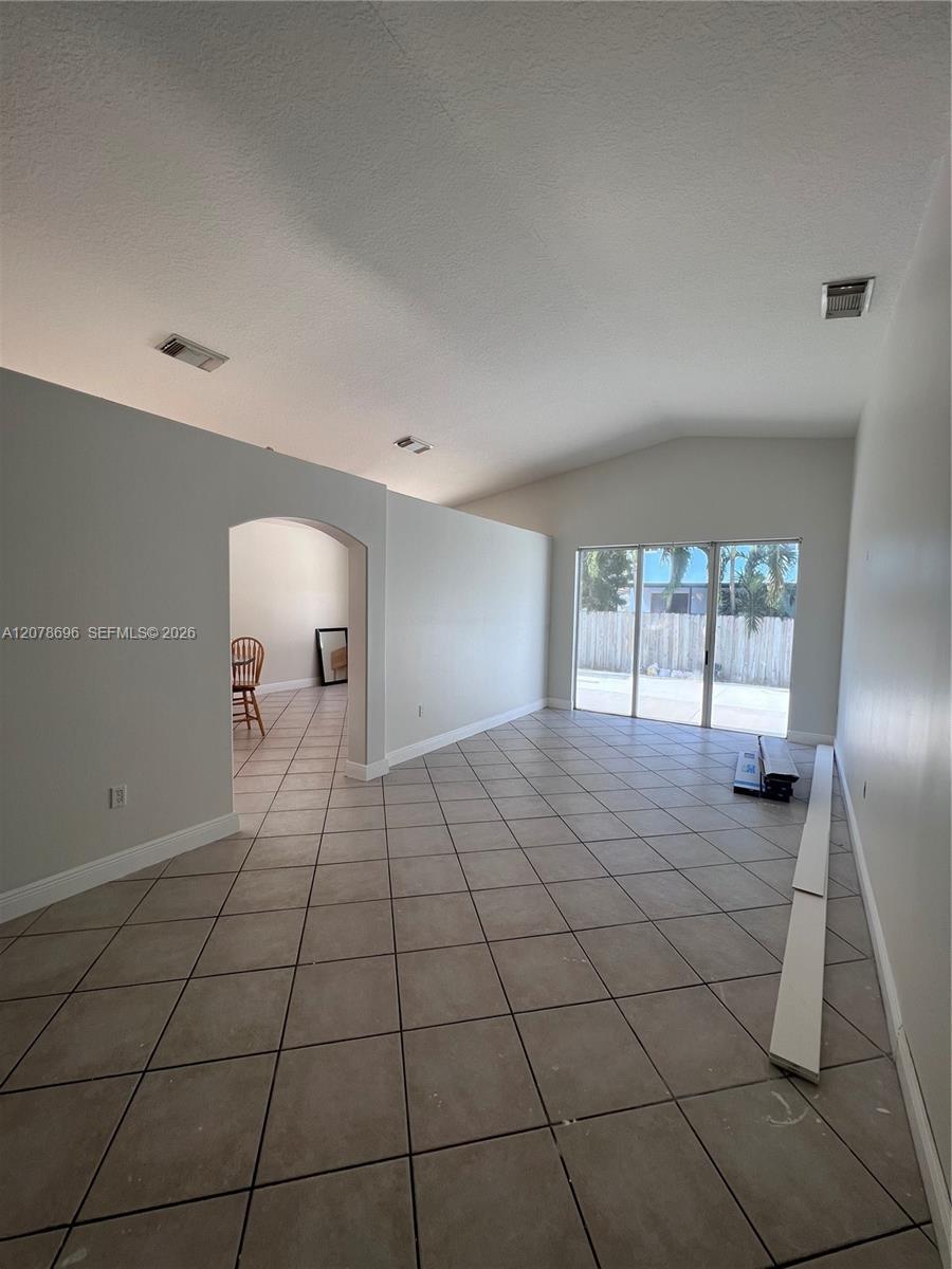 16147 SW 66th Ter, Miami FL 33193 photo 4