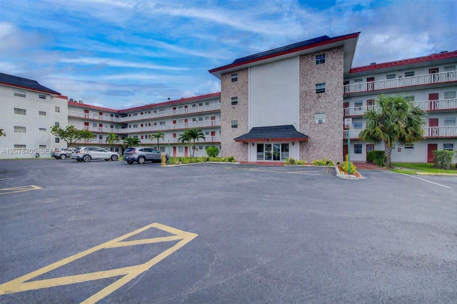 Lauderdale Lakes, FL 33319 photo 2