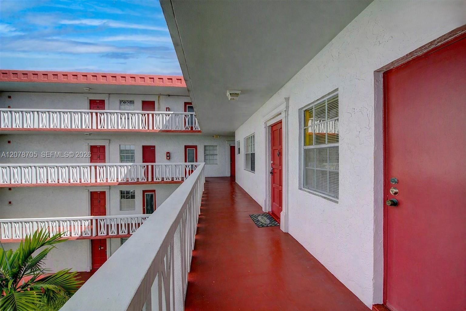 Lauderdale Lakes, FL 33319 photo 3
