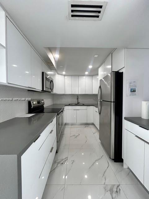 6039 Collins Ave # 1033, Miami Beach FL 33140 photo 3