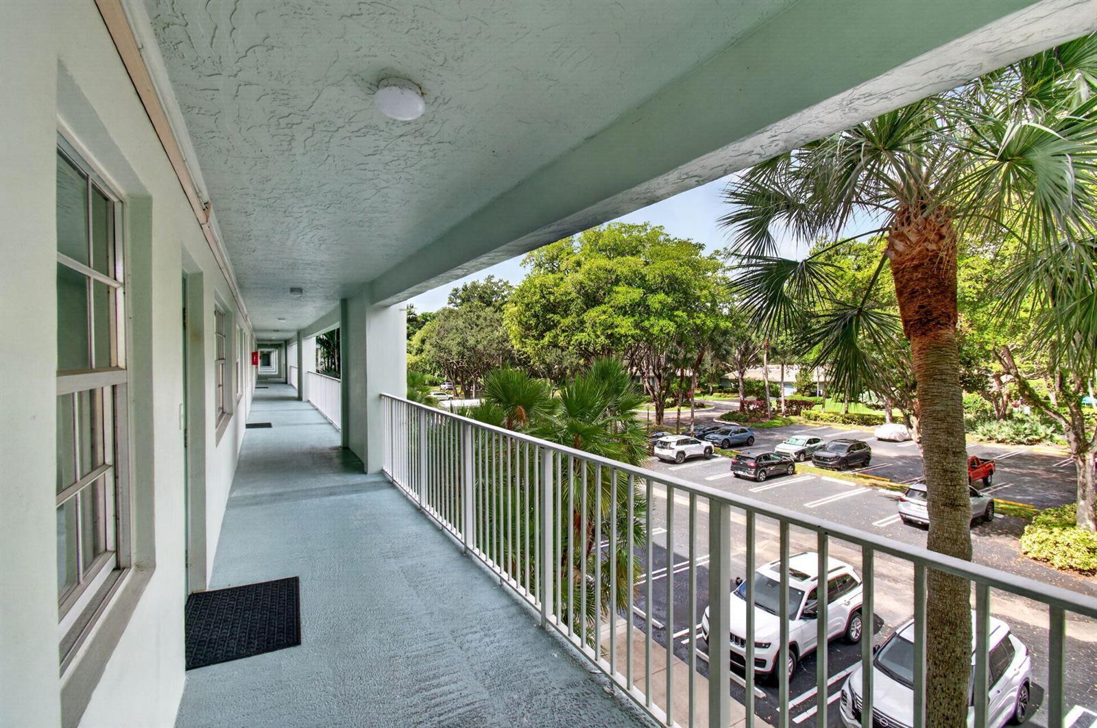 802 CYPRESS GROVE Lane # 309, Pompano Beach FL 33069 photo 3