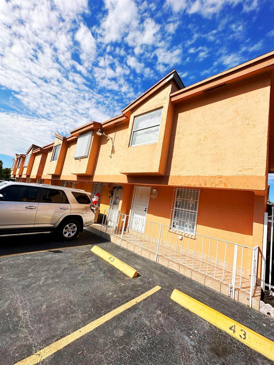 1701 W 42ND Place # 43, Hialeah FL 33012 photo 2