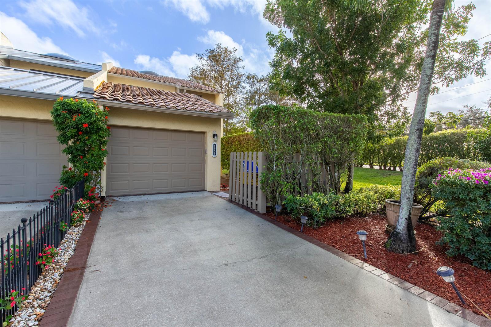 1989 CANTERBURY Circle, Wellington FL 33414