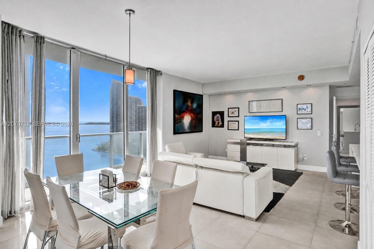 300 S Biscayne Blvd # 1816, Miami FL 33131 photo 3