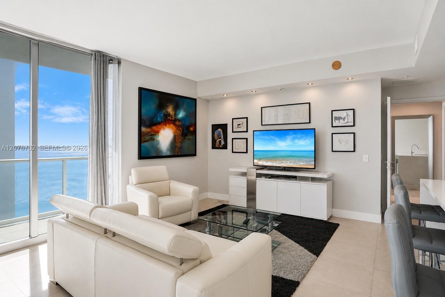 300 S Biscayne Blvd # 1816, Miami FL 33131 photo 5