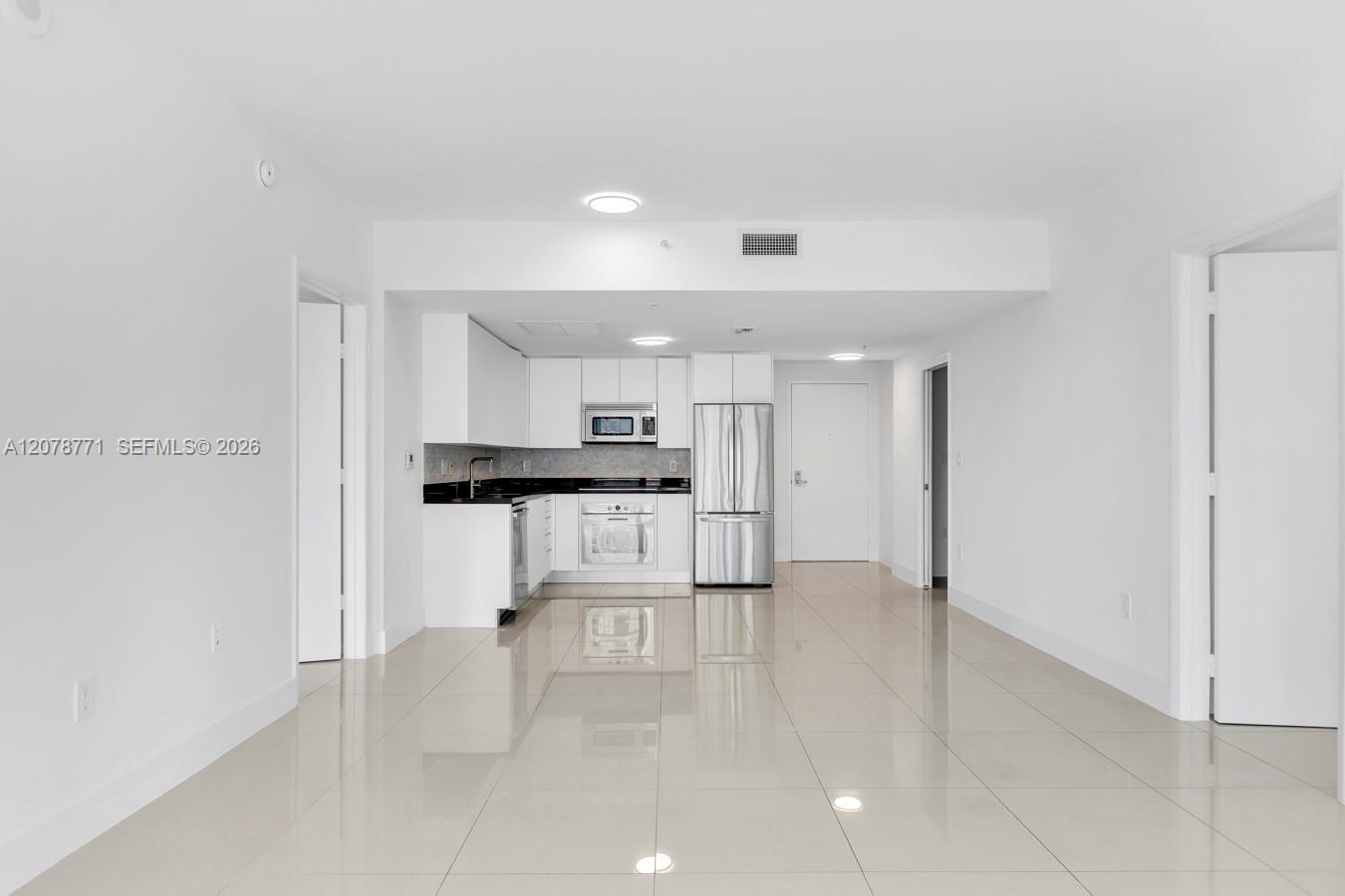 92 SW 3rd St # 1403, Miami FL 33130 photo 3