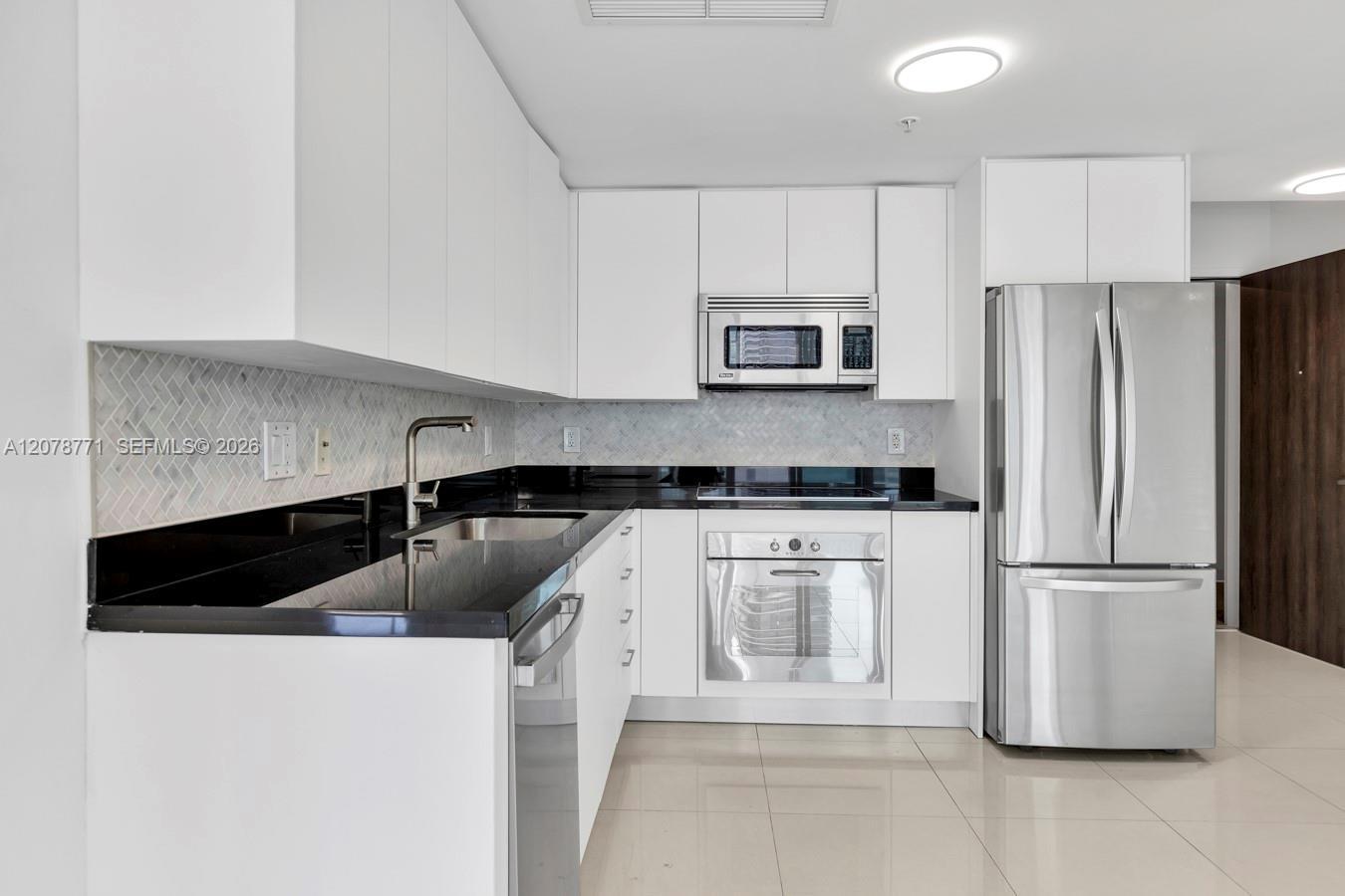92 SW 3rd St # 1403, Miami FL 33130 photo 5