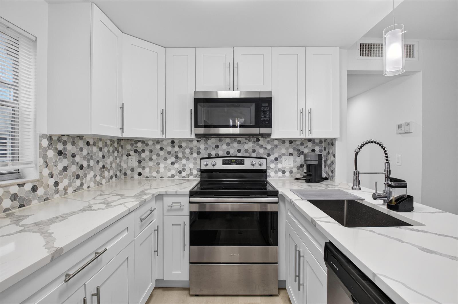 352 Brittany H, Delray Beach FL 33446 photo 2