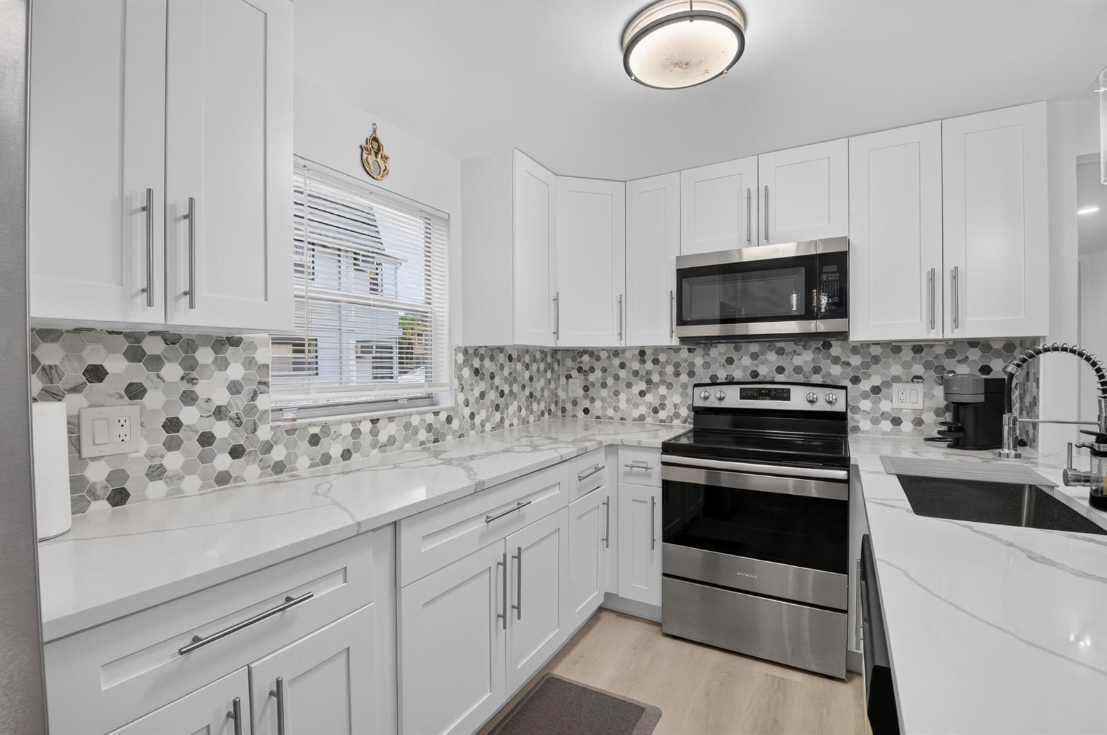 352 Brittany H, Delray Beach FL 33446 photo 3