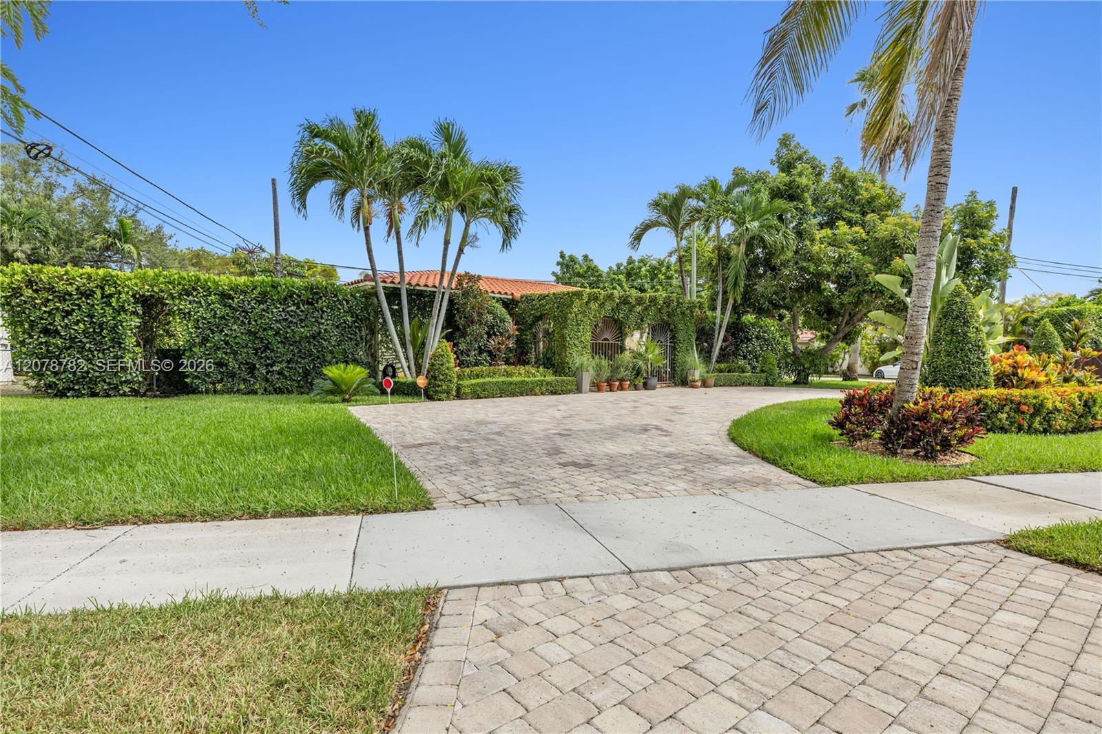 6811 SW 48th Ter, Miami FL 33155 photo 2