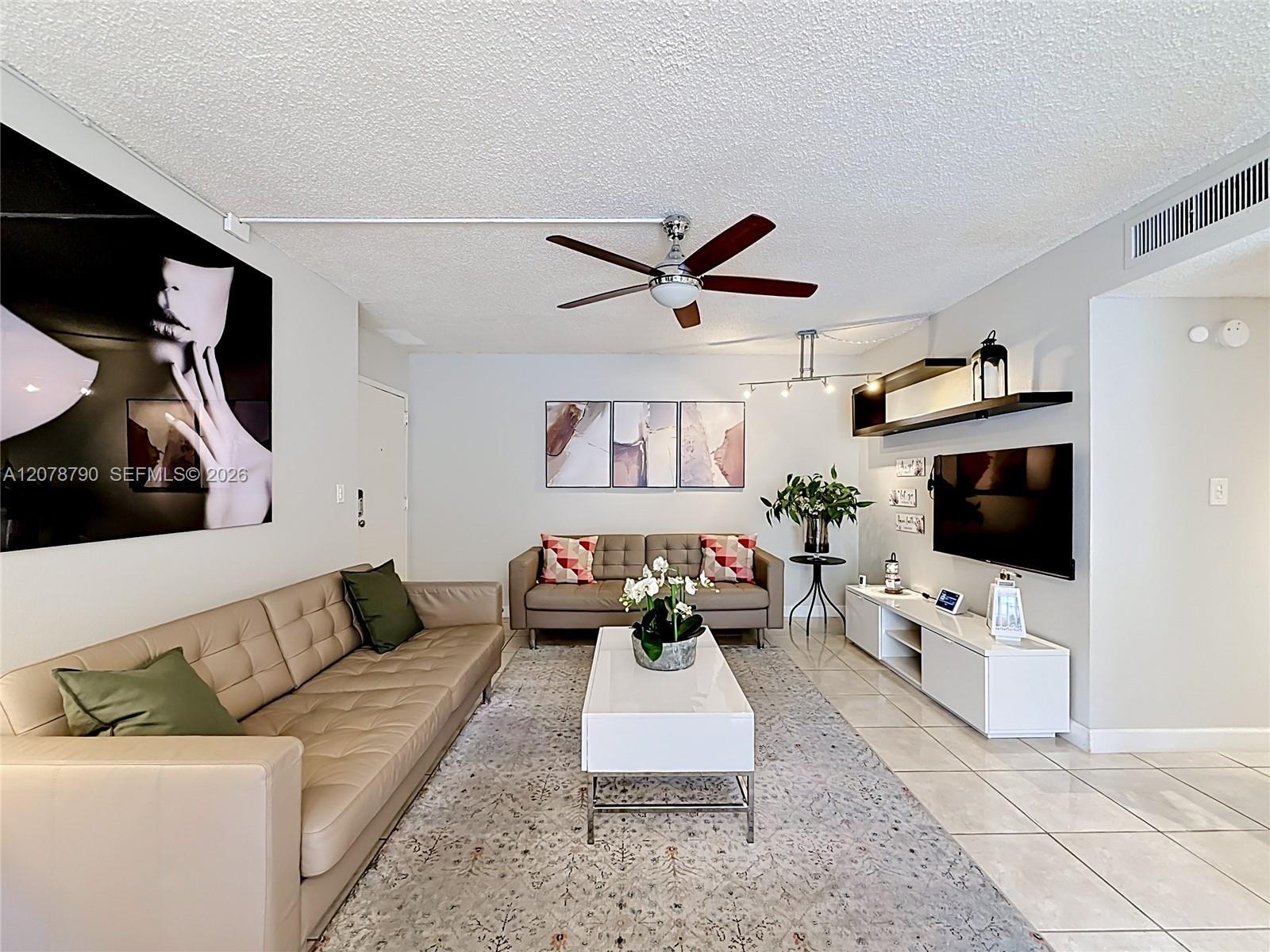 9350 Fontainebleau Blvd # 101, Miami FL 33172 photo 4