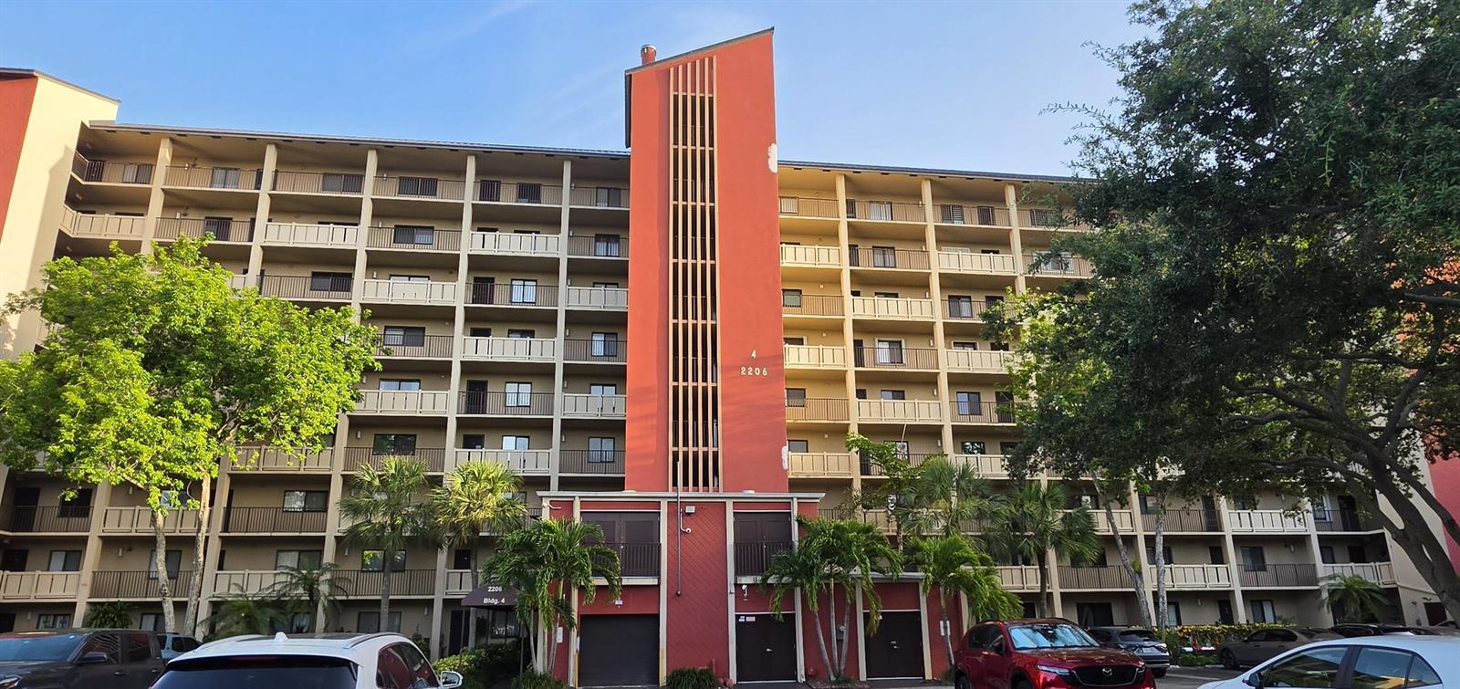 2206 S CYPRESS BEND Drive # 504, Pompano Beach FL 33069