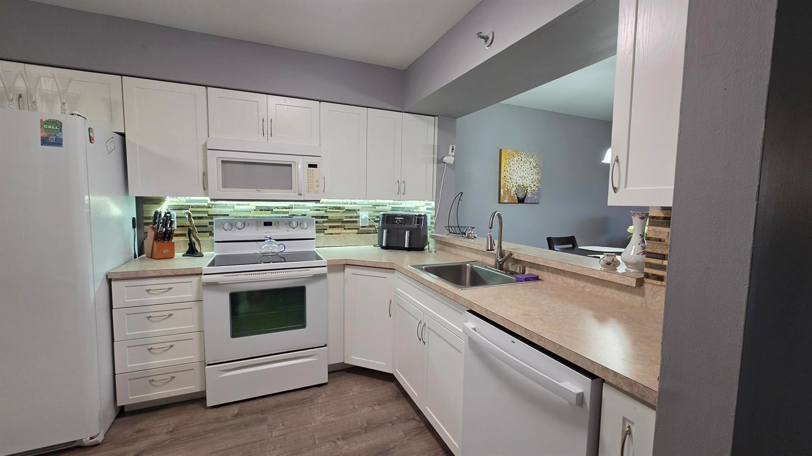2206 S CYPRESS BEND Drive # 504, Pompano Beach FL 33069 photo 5