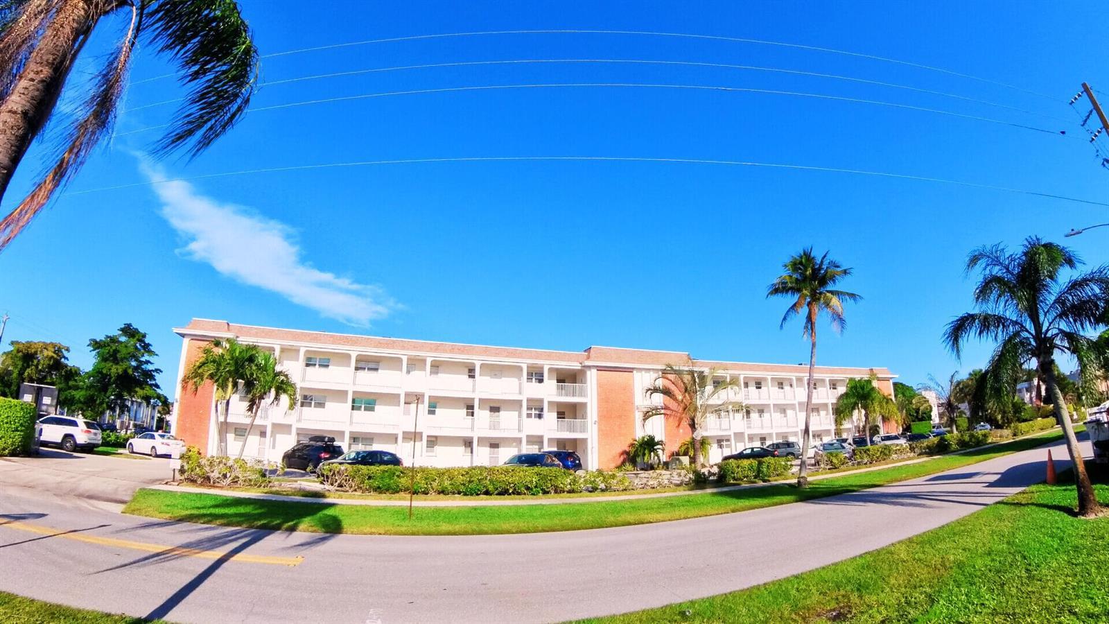 236 CASTLEWOOD Drive # 202, North Palm Beach FL 33408 photo 2