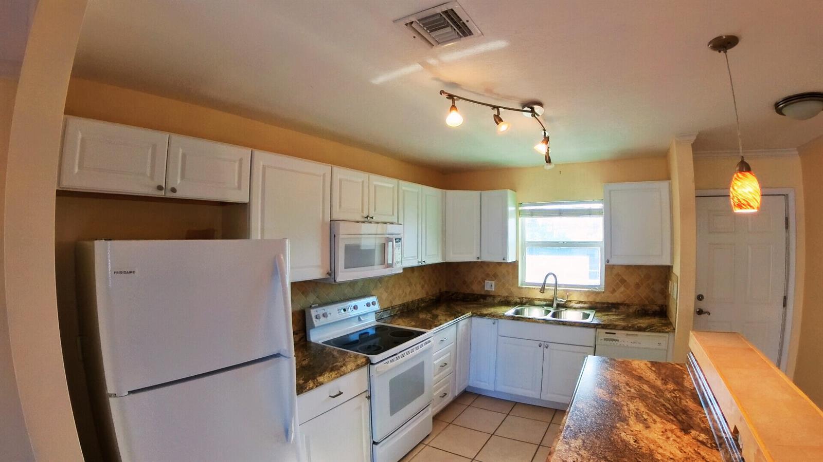 236 CASTLEWOOD Drive # 202, North Palm Beach FL 33408 photo 5