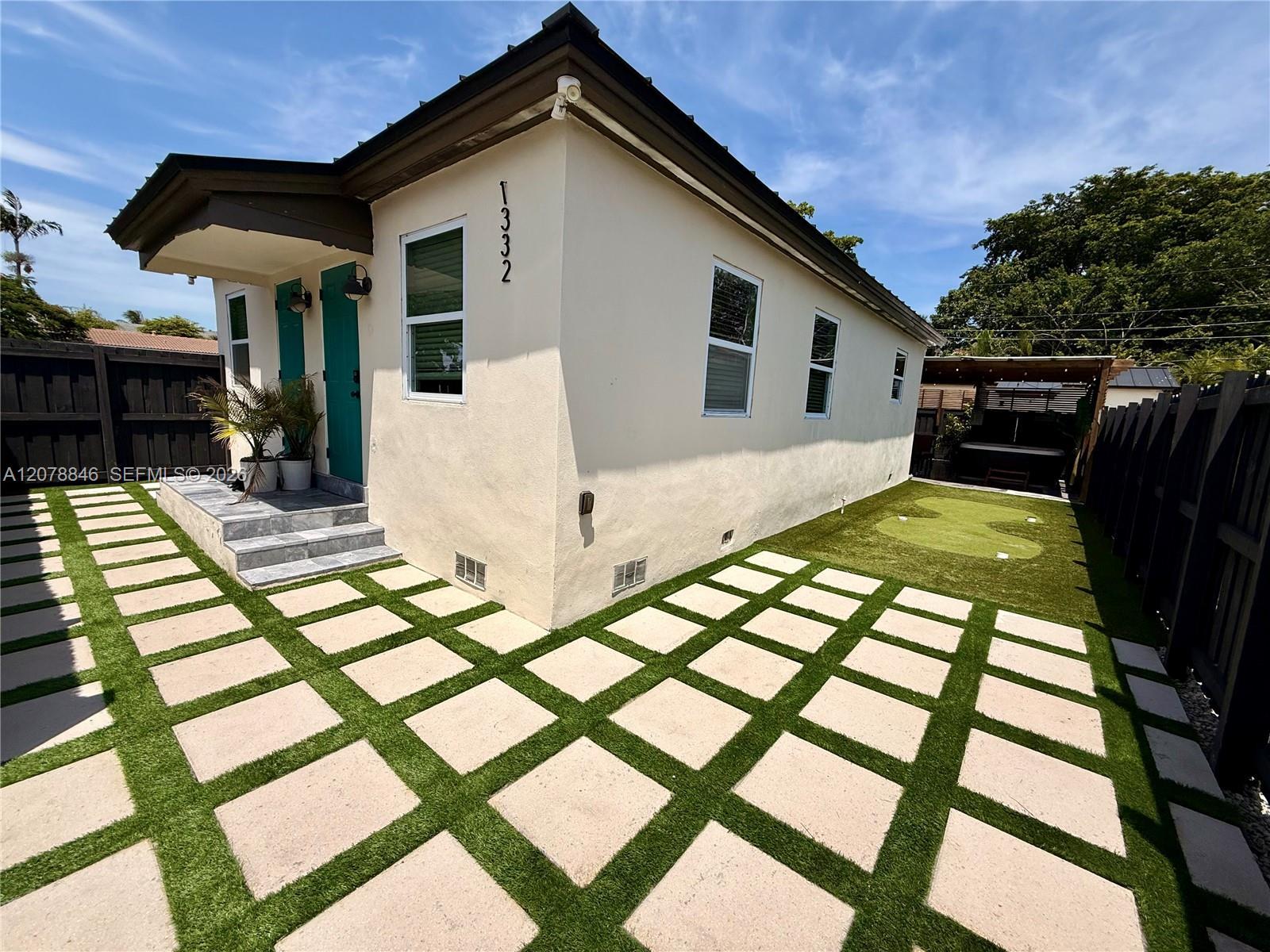 1332 NE 5th Ave # 1, Fort Lauderdale FL 33304 photo 2