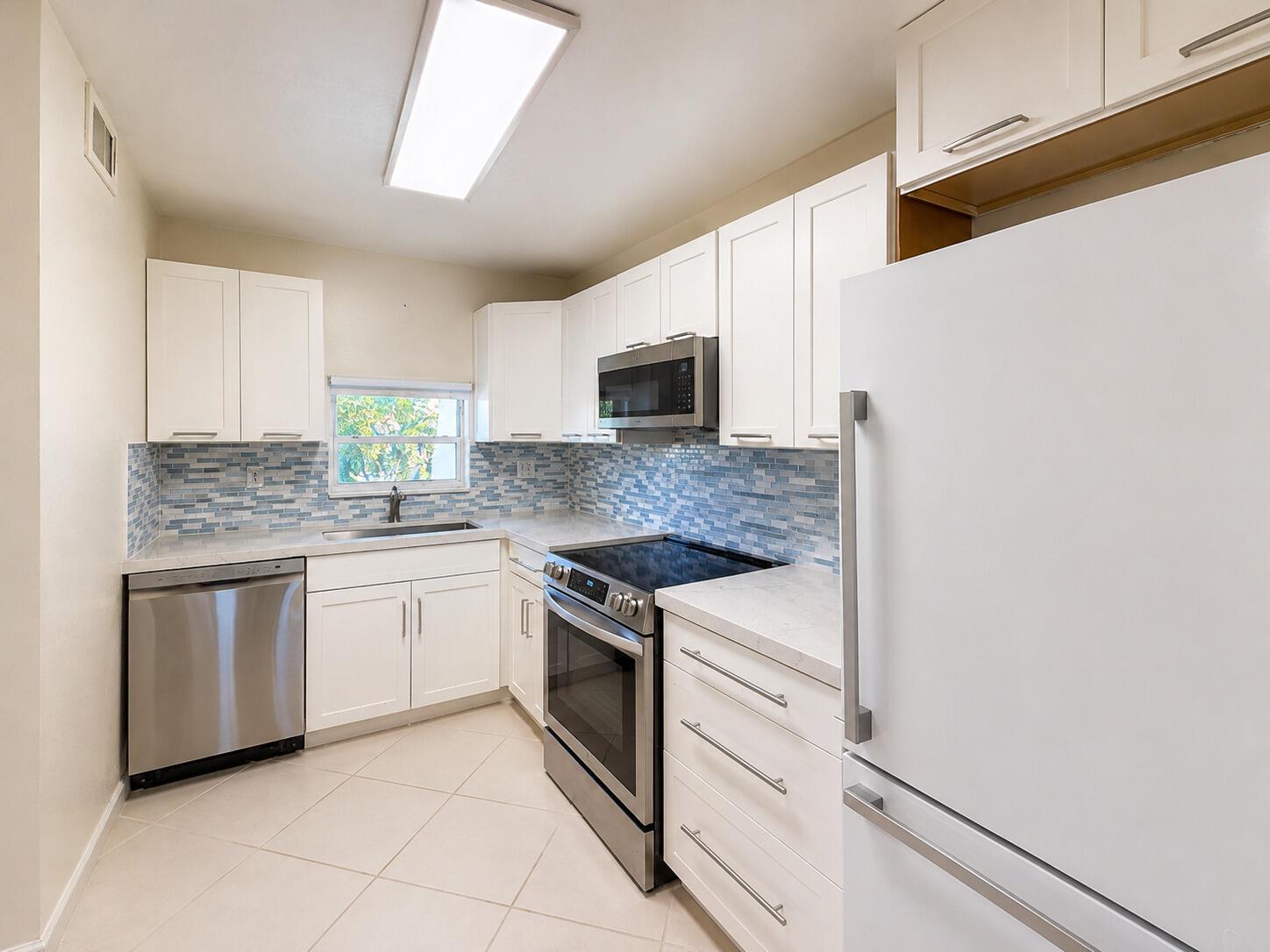 9411 N Hollybrook Lake Drive # 309, Pembroke Pines FL 33025 photo 2
