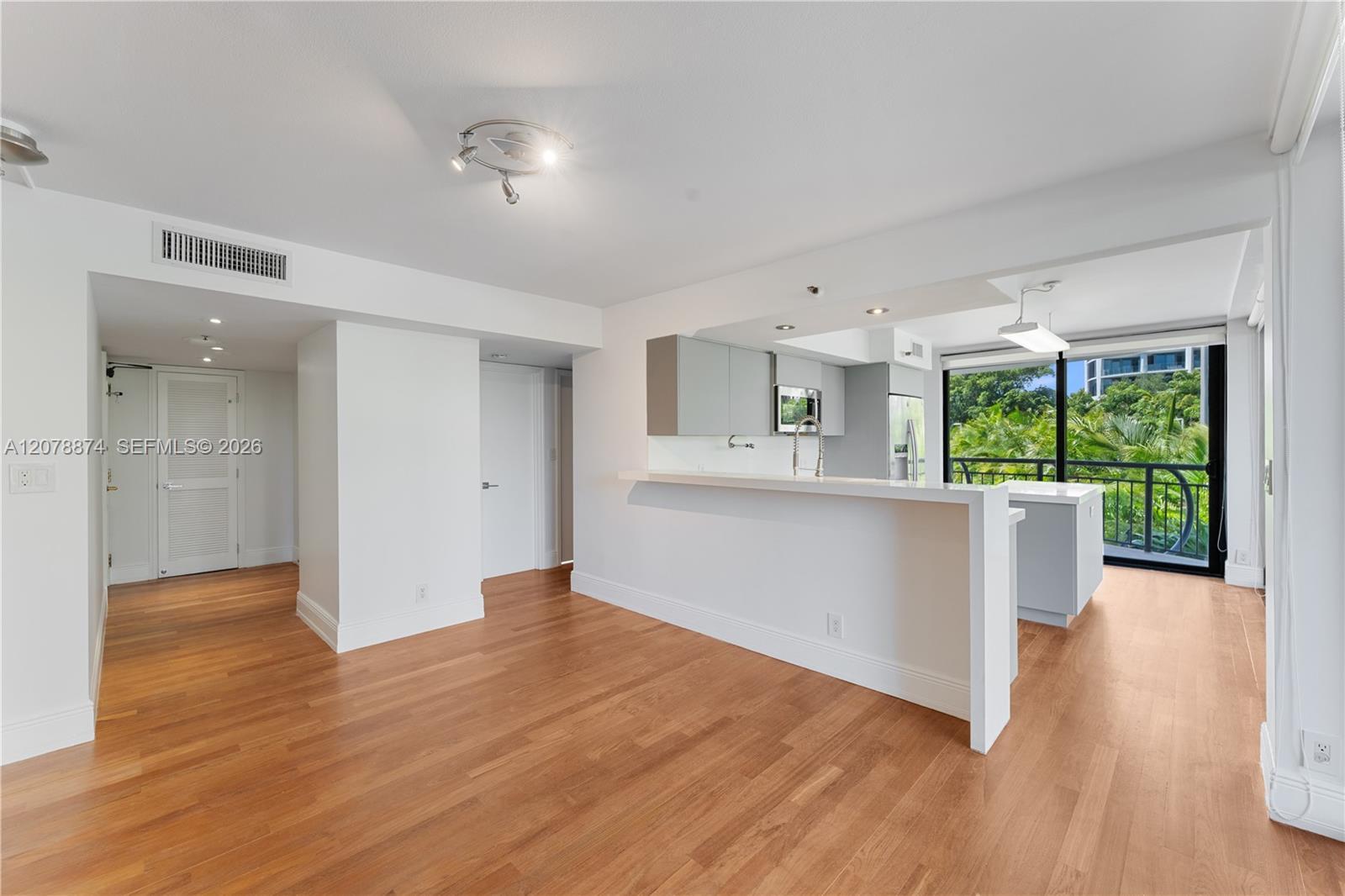 2843 S Bayshore Dr # 3F, Miami FL 33133 photo 2