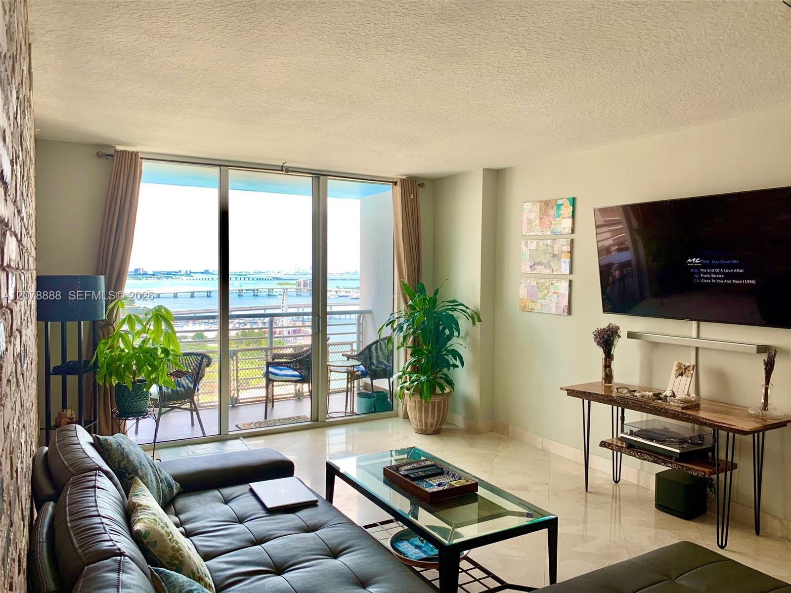 325 S Biscayne Blvd # 2714, Miami FL 33131 photo 3