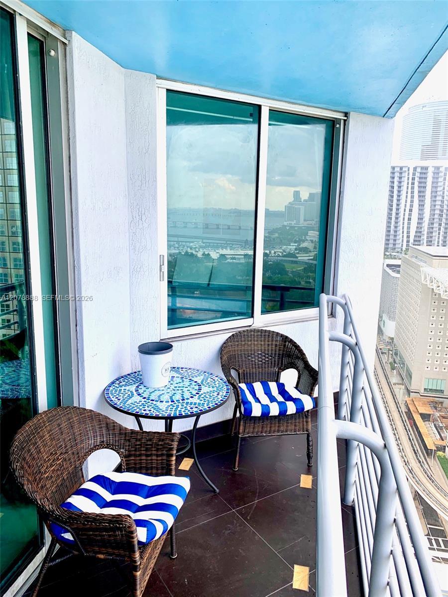 325 S Biscayne Blvd # 2714, Miami FL 33131 photo 4