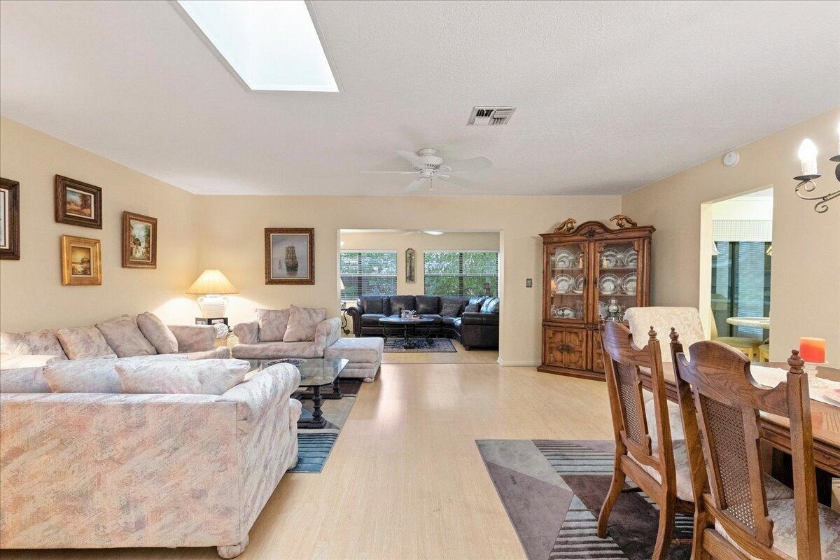 9843 NW 75TH Court NW, Tamarac FL 33321 photo 2