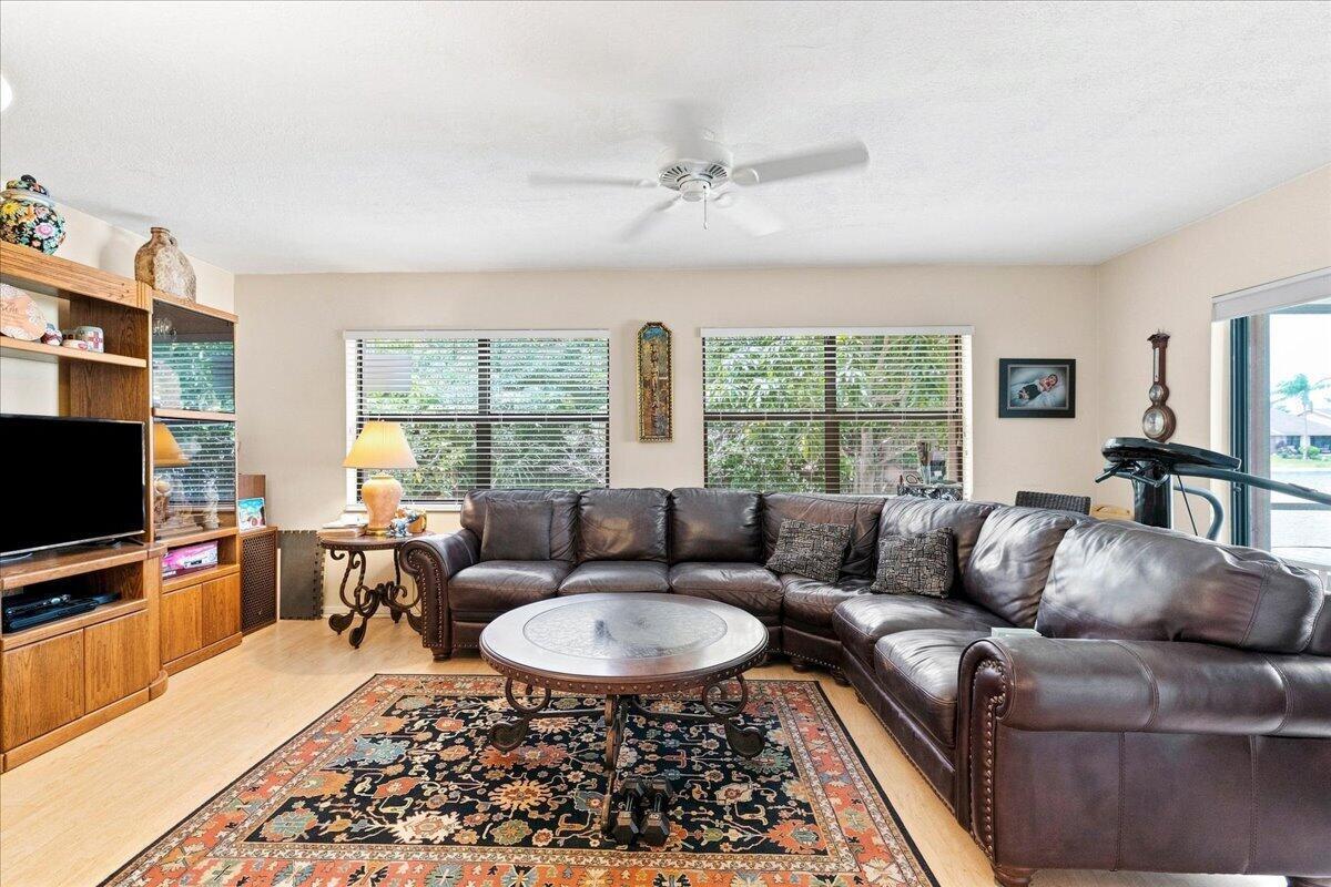 9843 NW 75TH Court NW, Tamarac FL 33321 photo 3