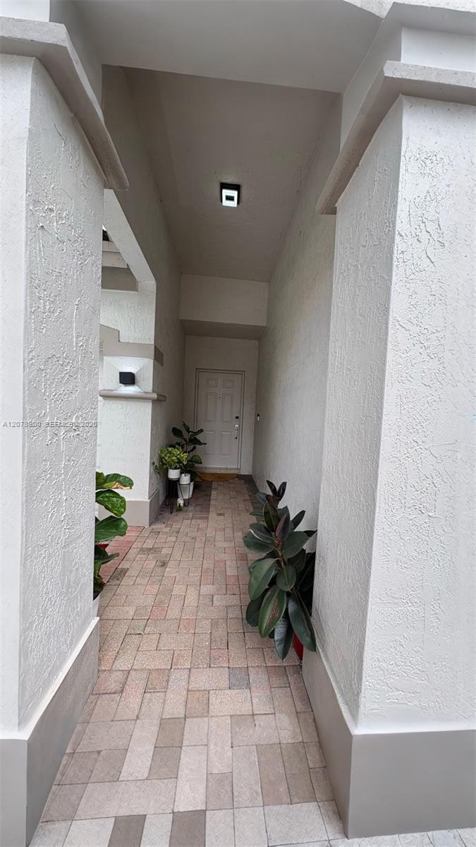 6691 NW 107th Ct, Doral FL 33178 photo 2