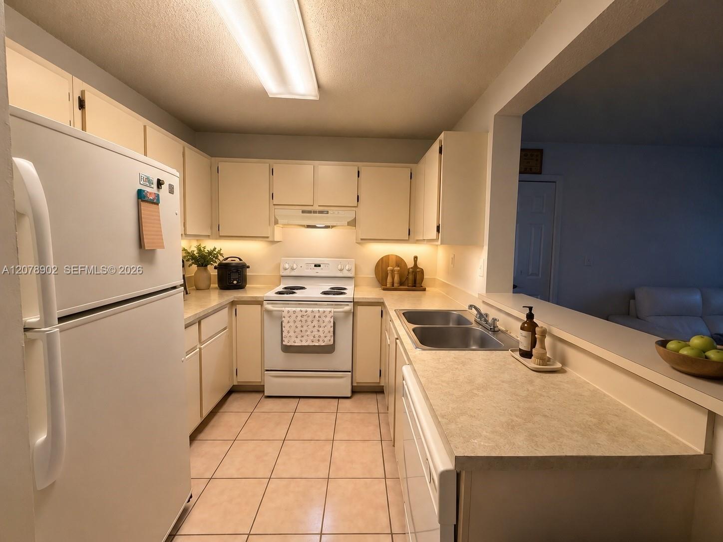 351 Palm Way # 104, Pembroke Pines FL 33025 photo 4