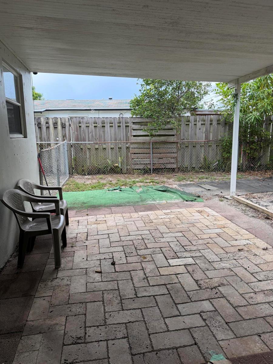 1501 N 70th Way, Hollywood FL 33024 photo 3