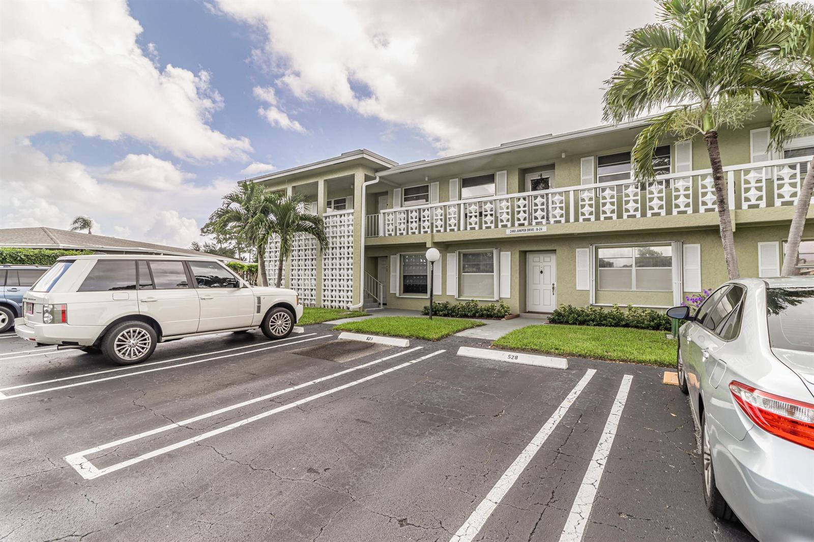 2460 Juniper Drive # 201, Delray Beach FL 33445 photo 2