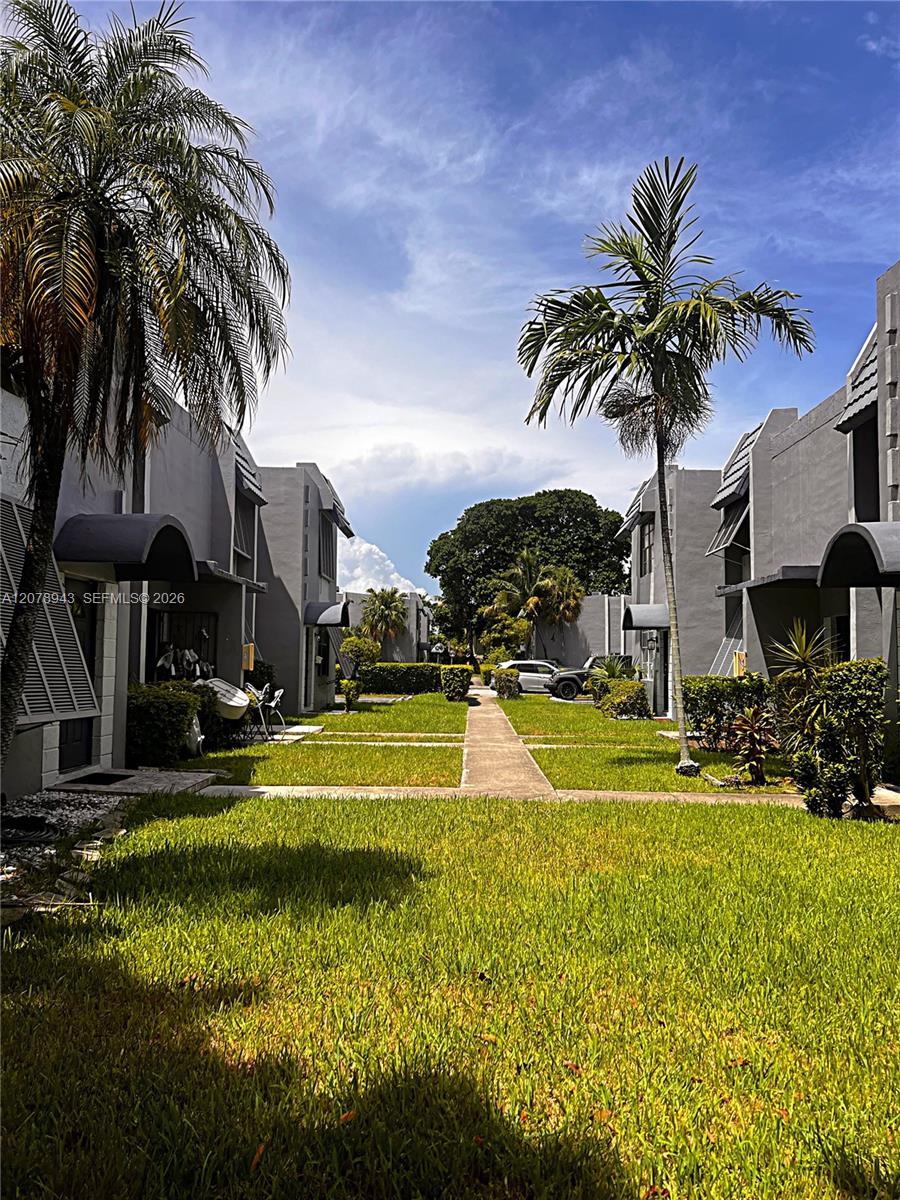 Miami, FL 33161 photo 2