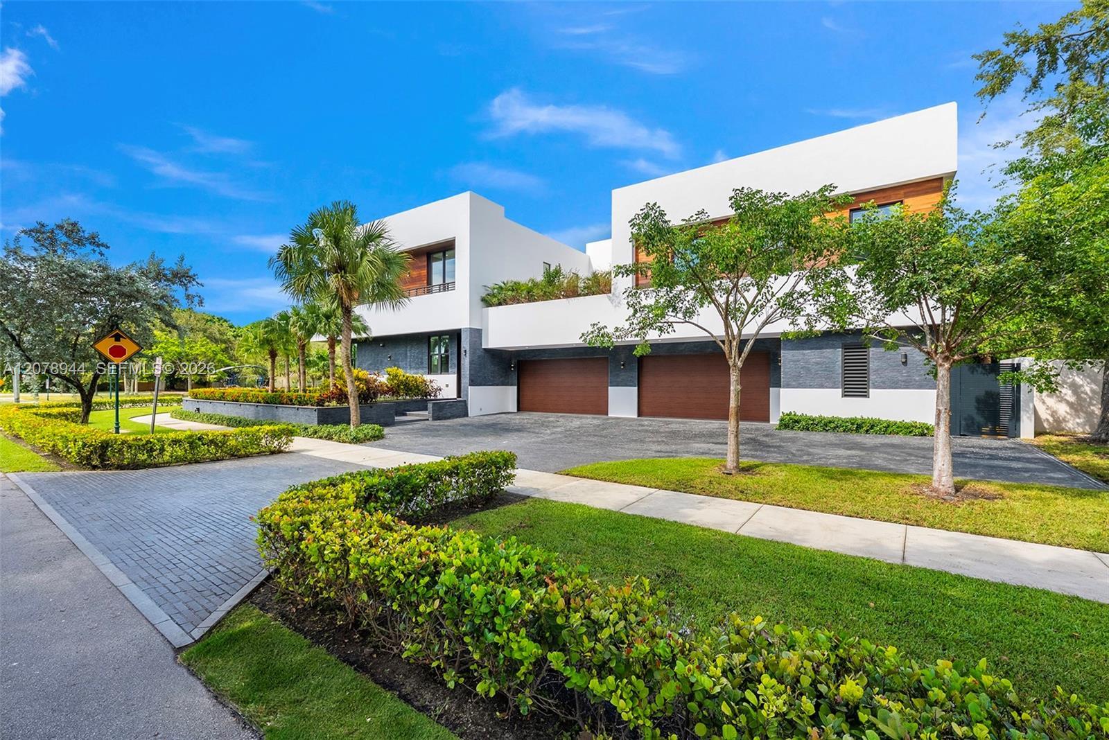 9860 NE 5th Ave Rd, Miami Shores FL 33138 photo 4
