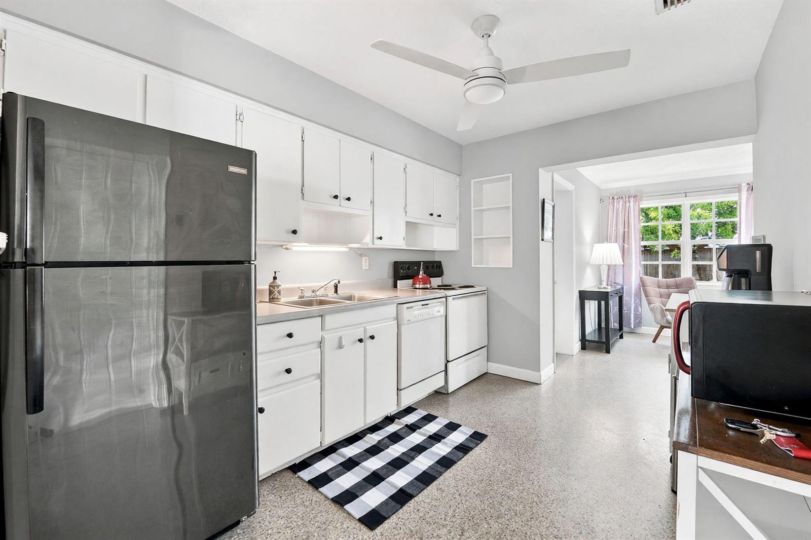 468 NW 48th Street, Oakland Park FL 33309 photo 4