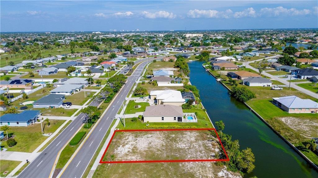 136 NICHOLAS Parkway W, Cape Coral FL 33990 photo 3