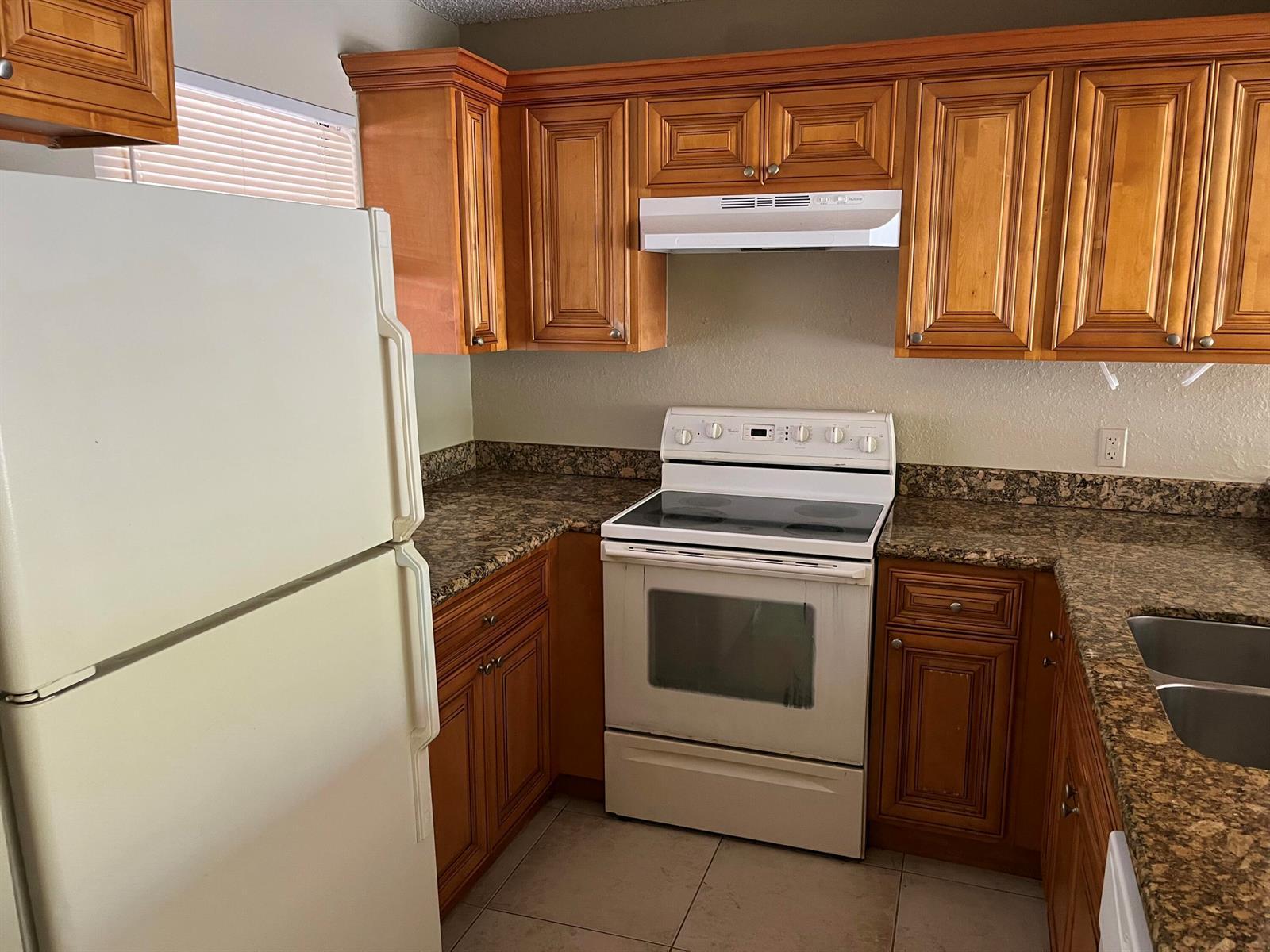 1600 BALFOUR POINT Drive # F, West Palm Beach FL 33411 photo 3