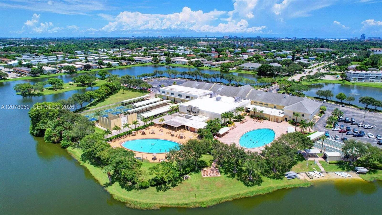 425 Southampton B # 425, West Palm Beach FL 33417 photo 4