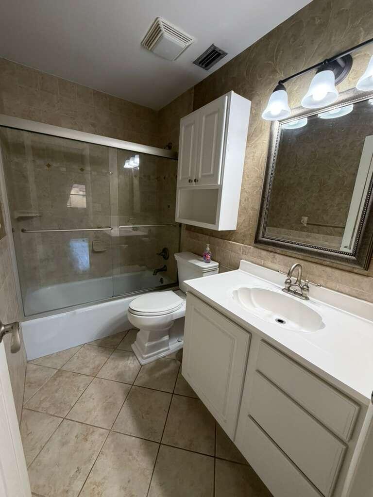 2050 Oleander Boulevard # 202, Fort Pierce FL 34950 photo 2