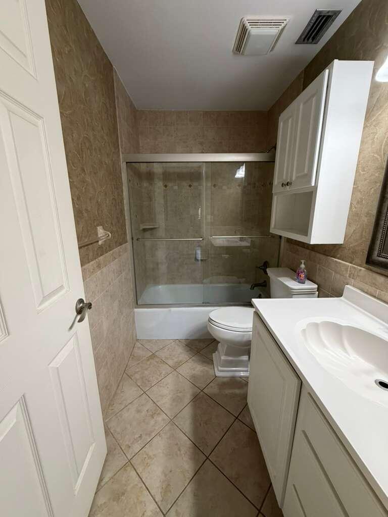 2050 Oleander Boulevard # 202, Fort Pierce FL 34950