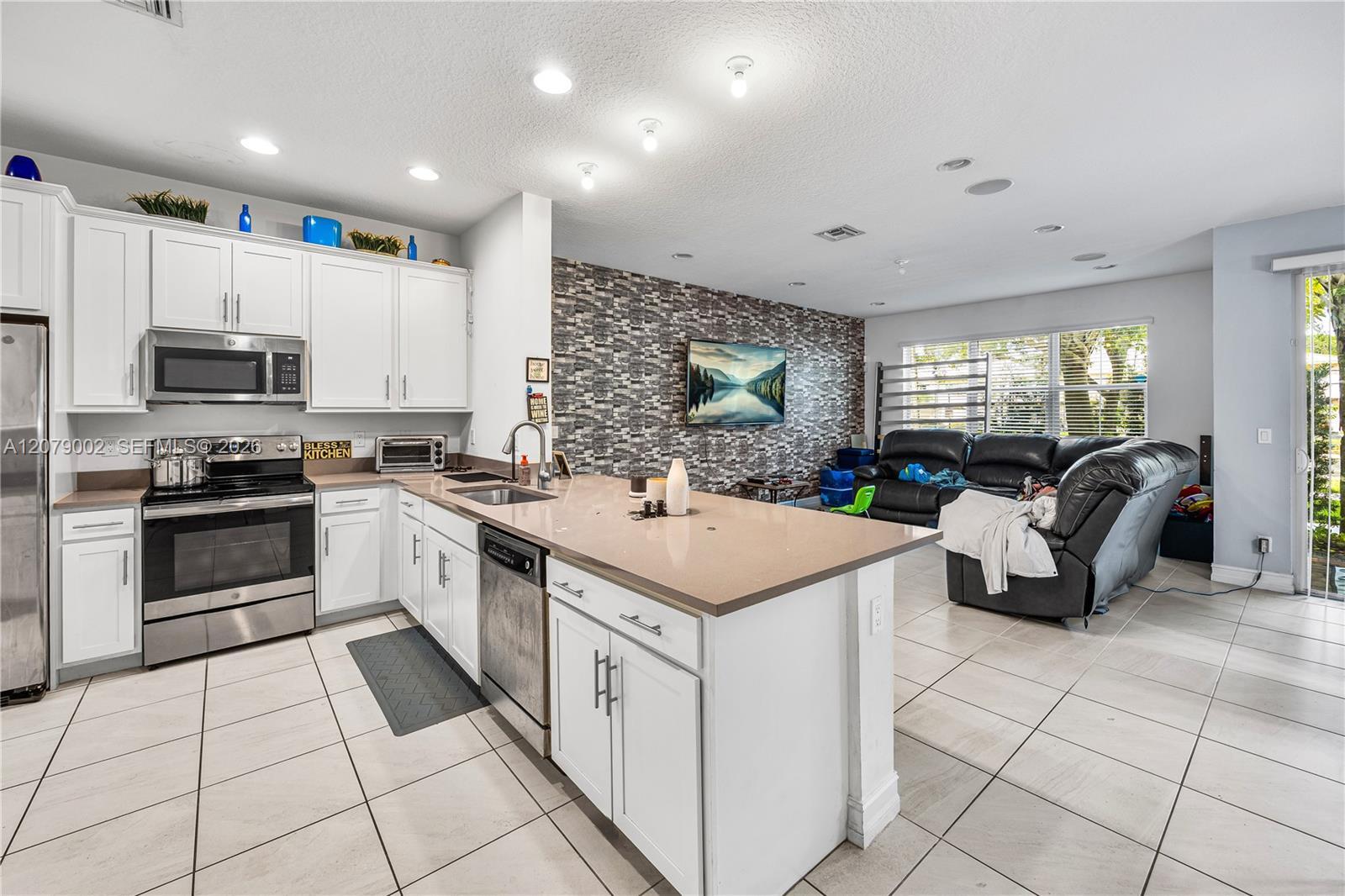 83 Palm Ln, Royal Palm Beach FL 33411 photo 5