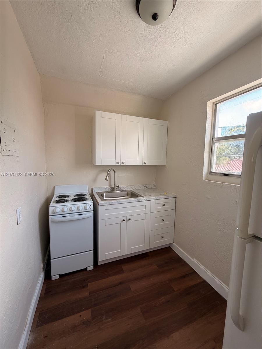 225 NW 17th St # 4, Miami FL 33136 photo 4