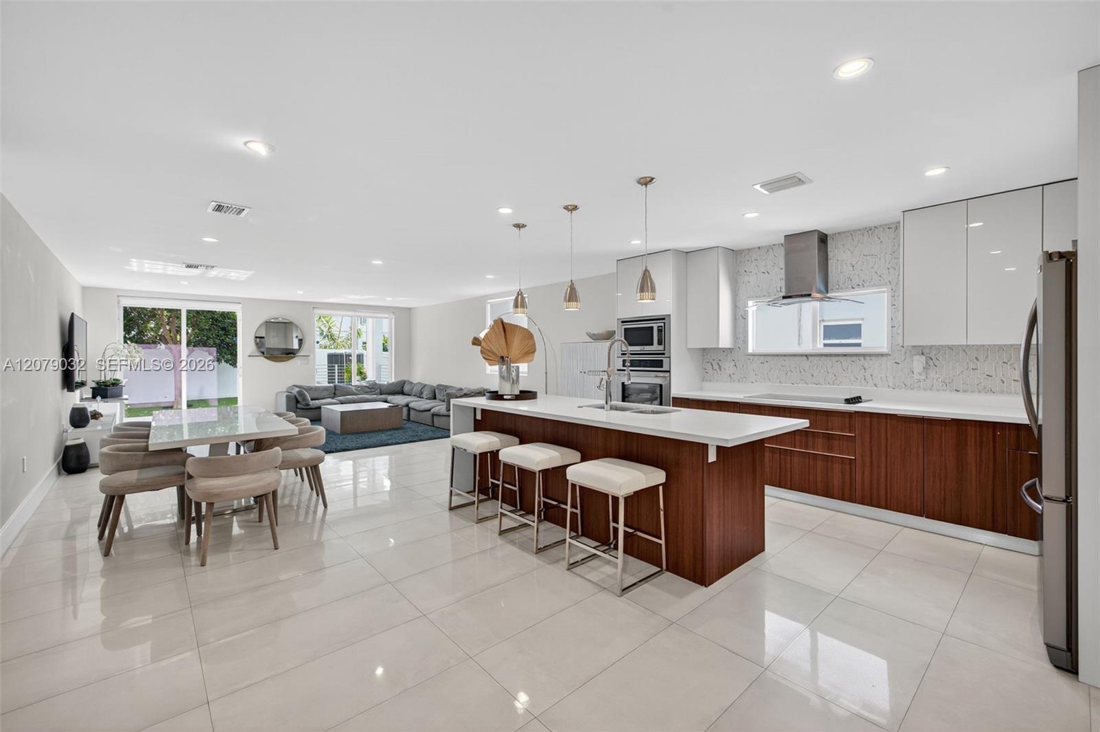 904 NE 15th Ave, Fort Lauderdale FL 33304 photo 4