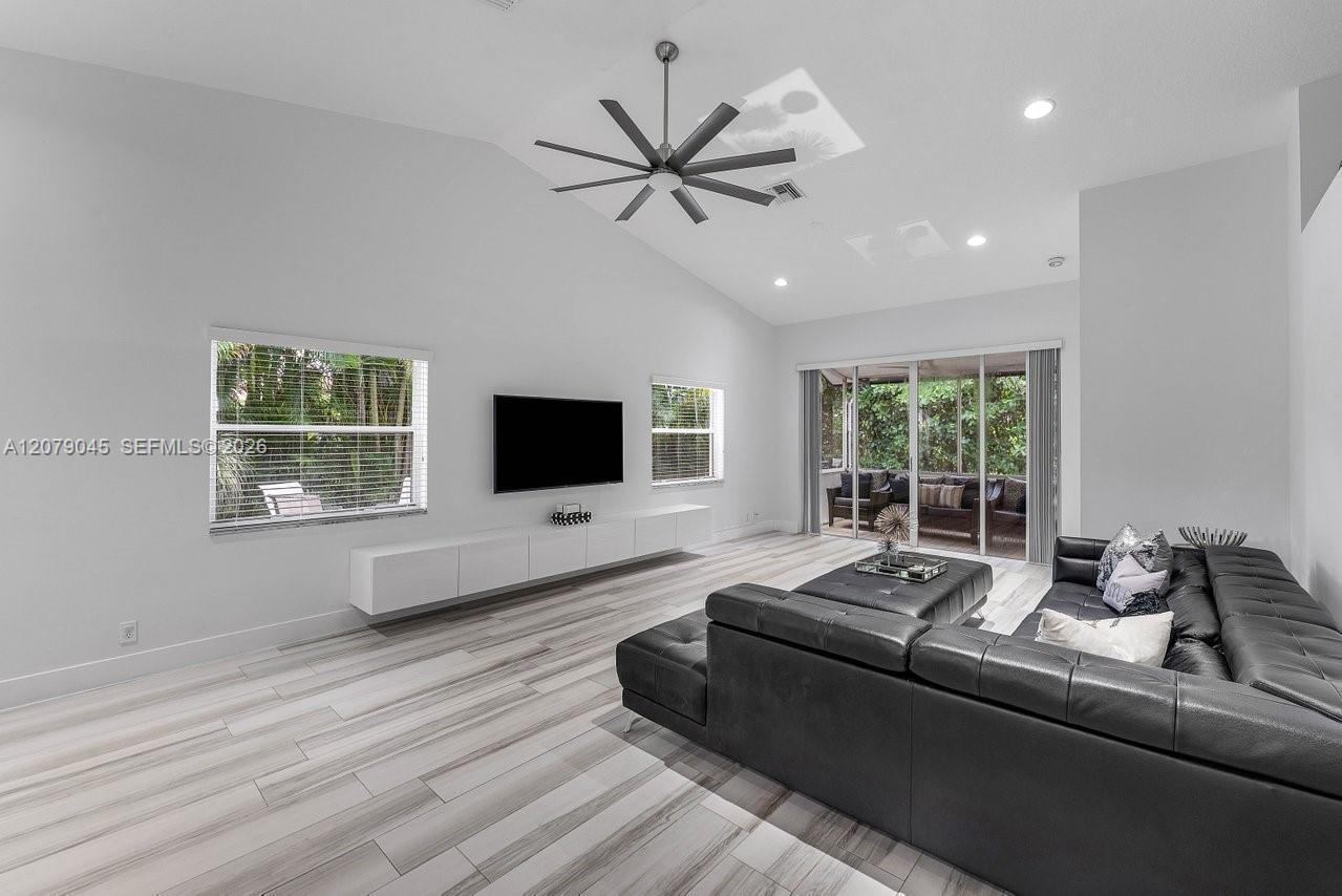 18425 Via Di Verona, Boca Raton FL 33496 photo 2
