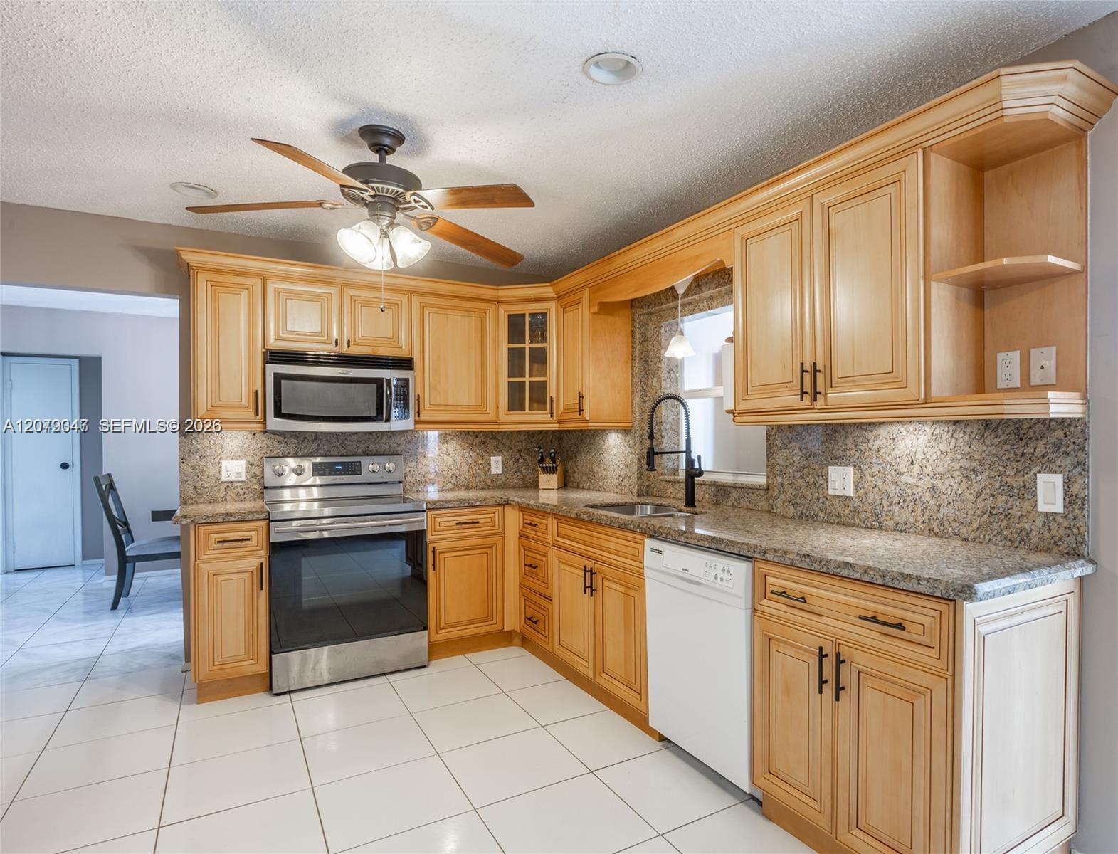 8350 NW 27th Pl, Sunrise FL 33322 photo 5