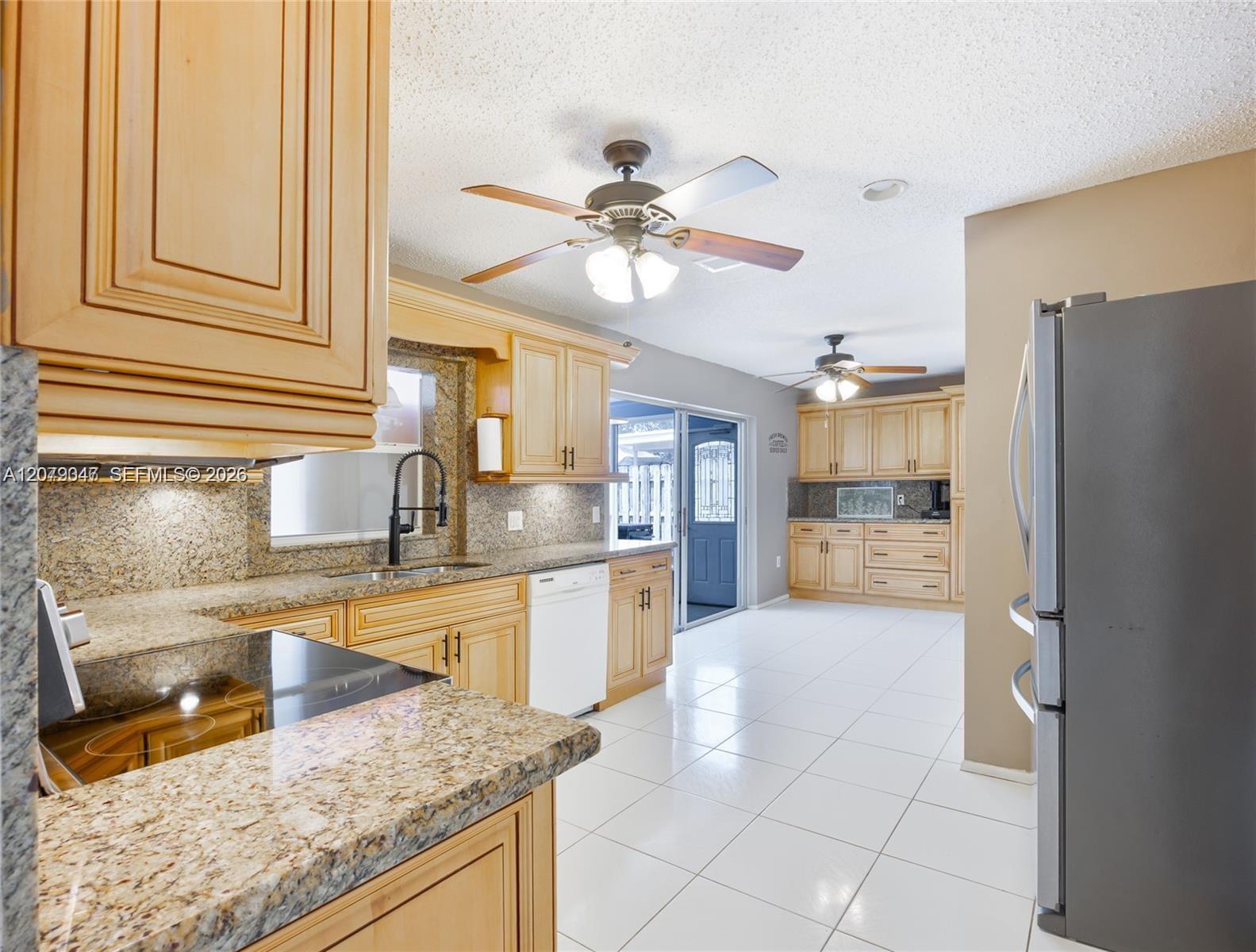 8350 NW 27th Pl, Sunrise FL 33322 photo 4