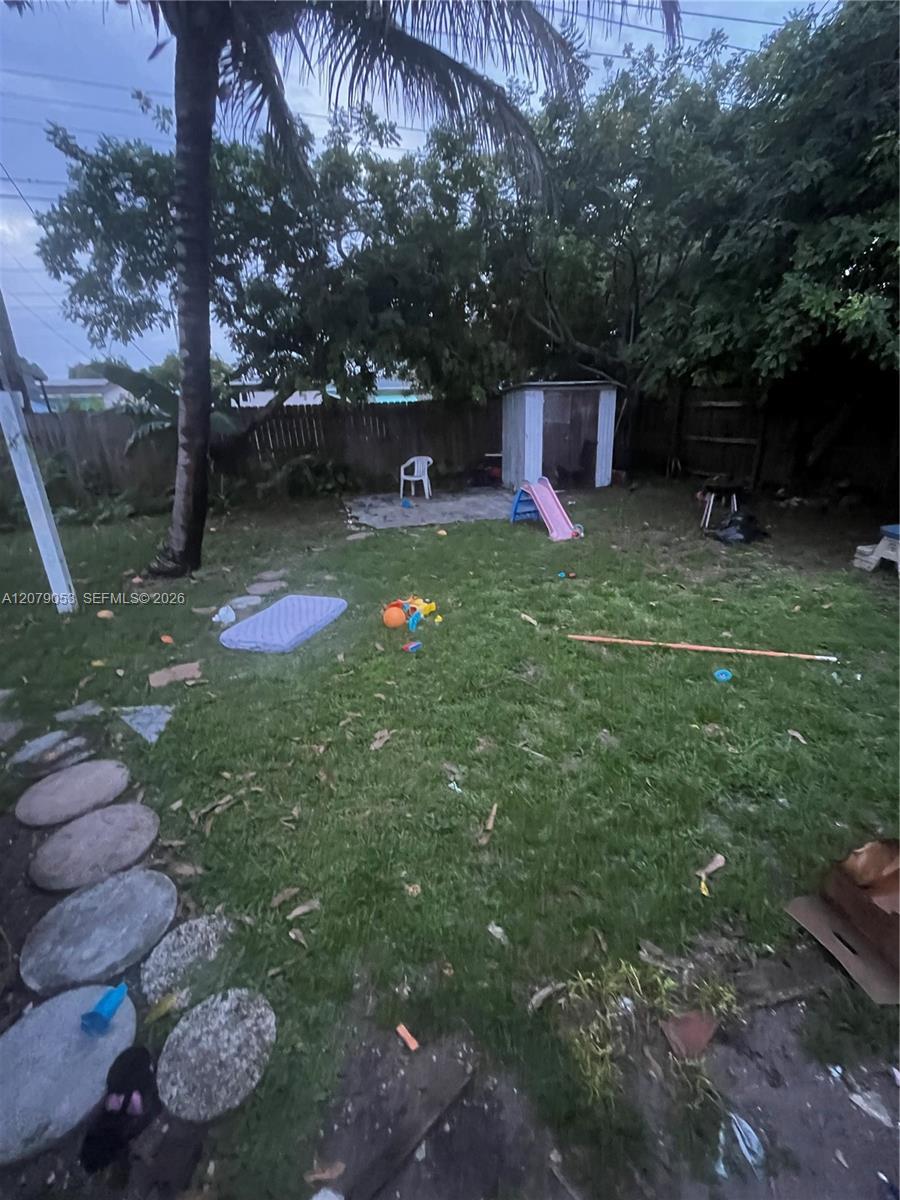 6125 Dawson St, Hollywood FL 33023 photo 2