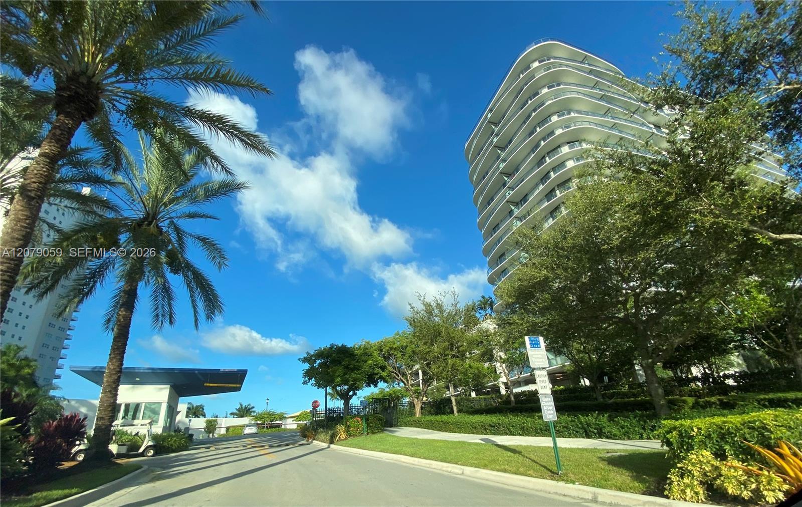14951 NE Royal Oaks Ln # 1403, North Miami FL 33181