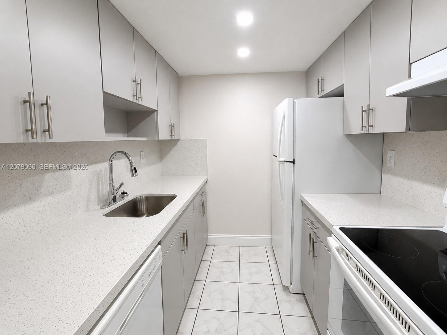 7500 SW 59th Pl # 106, South Miami FL 33143 photo 2