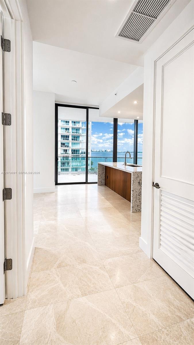 175 SE 25th rd # 504, Miami FL 33131 photo 3